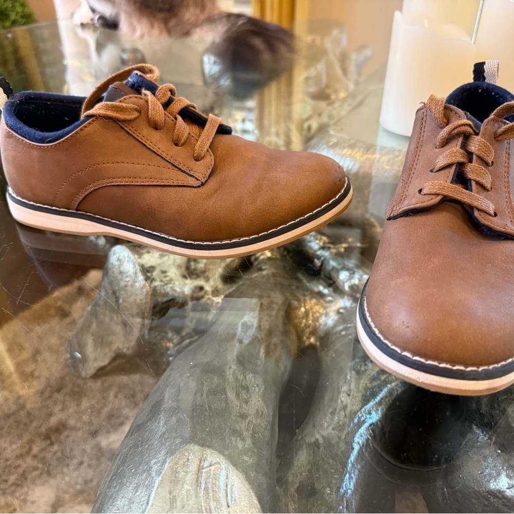 Cat & Jack Tan Oxford Dress Shies